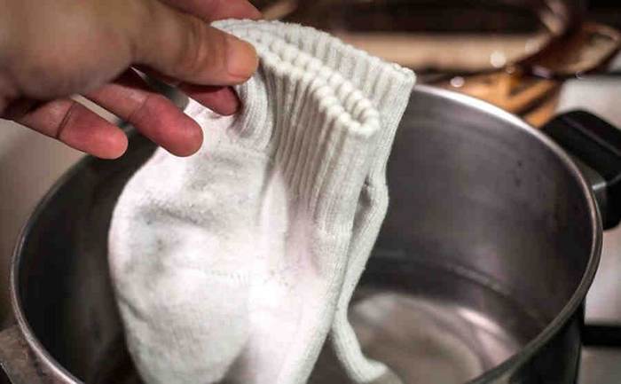 стирать белые шерстяные носки